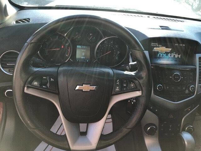 Used 2014 Chevrolet Cruze LT image 2