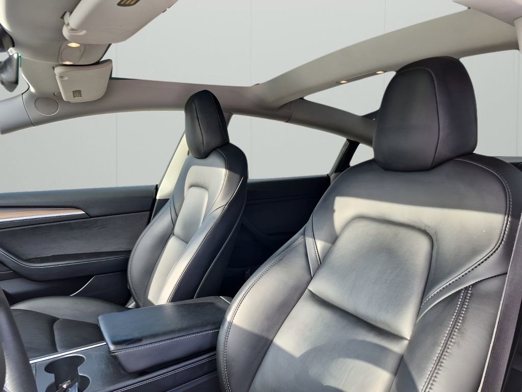 Used 2021 Tesla Model 3 Standard Range Plus image 30