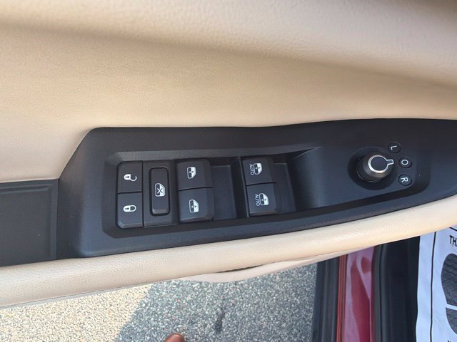 Used 2023 Jeep Grand Cherokee L Limited AWD/4WD image 16