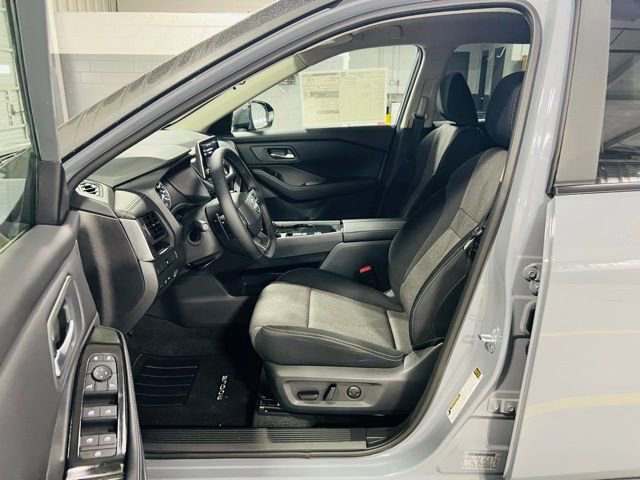 New 2026 Nissan Rogue SV FWD image 19