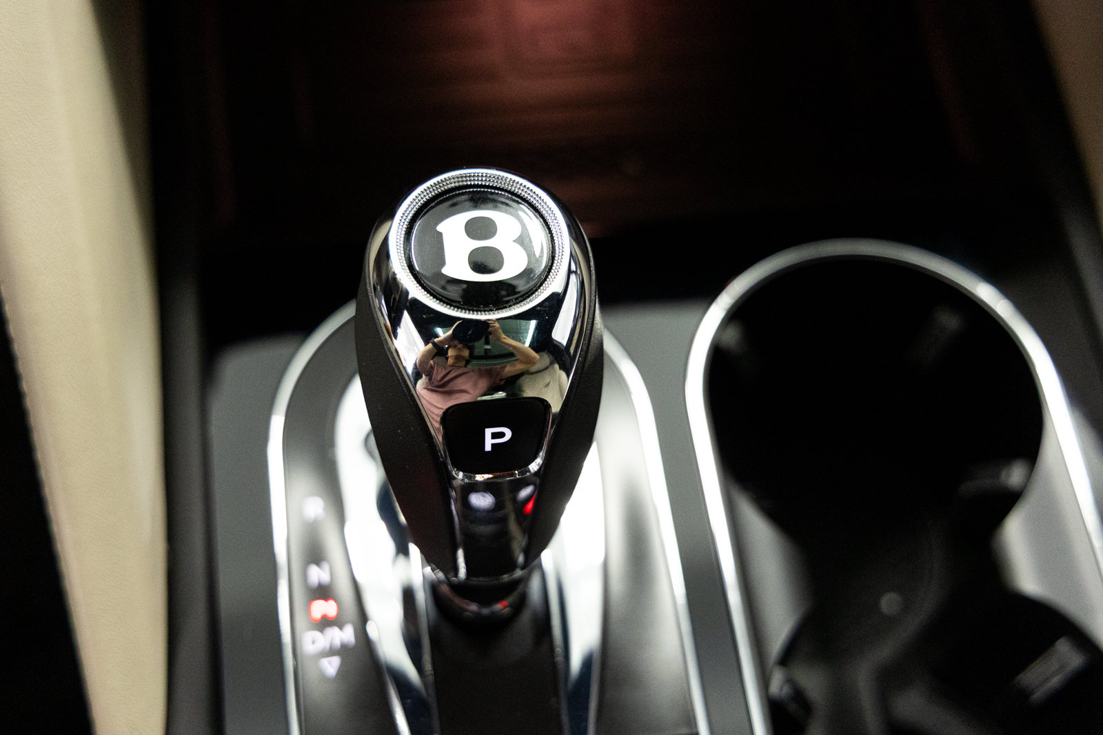 Certified 2023 Bentley Bentayga Plug-In Hybrid AWD/4WD image 43