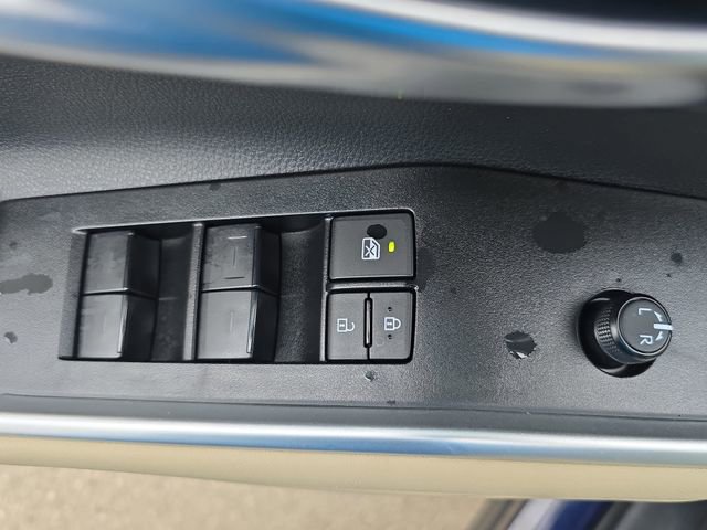 Used 2025 Toyota Highlander XLE image 29