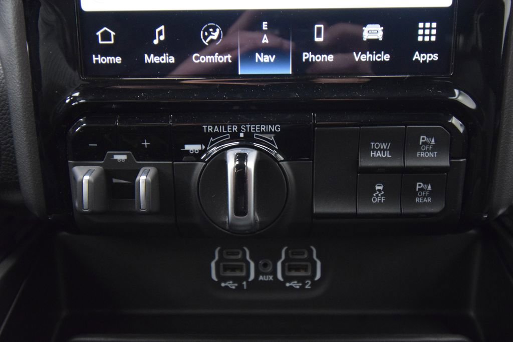 Used 2024 RAM 1500 Laramie AWD/4WD image 33