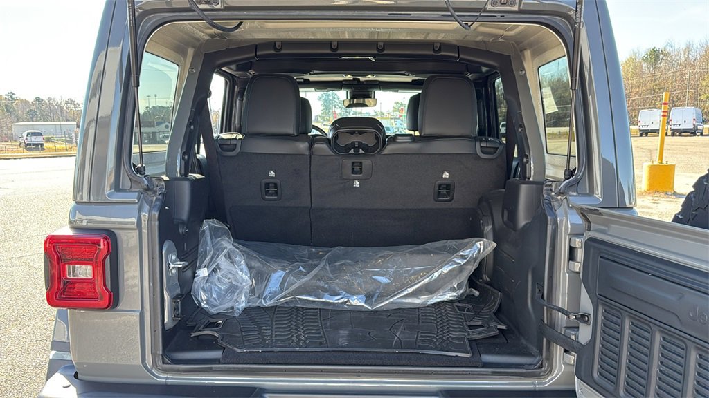 Used 2023 Jeep Wrangler Unlimited Rubicon 392 w/ Trailer Tow Package image 10