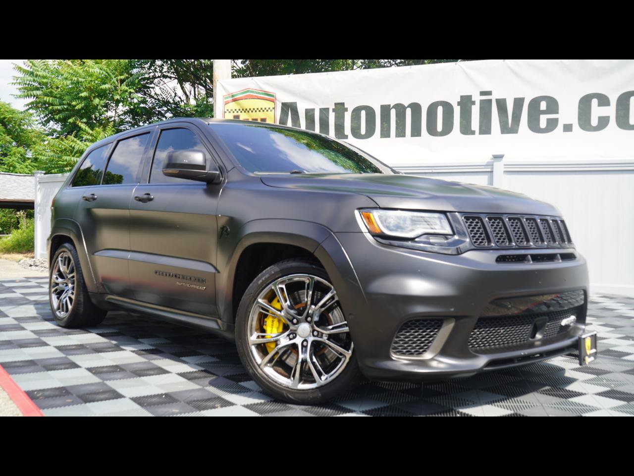 Used 2018 Jeep Grand Cherokee Trackhawk AWD/4WD image 1