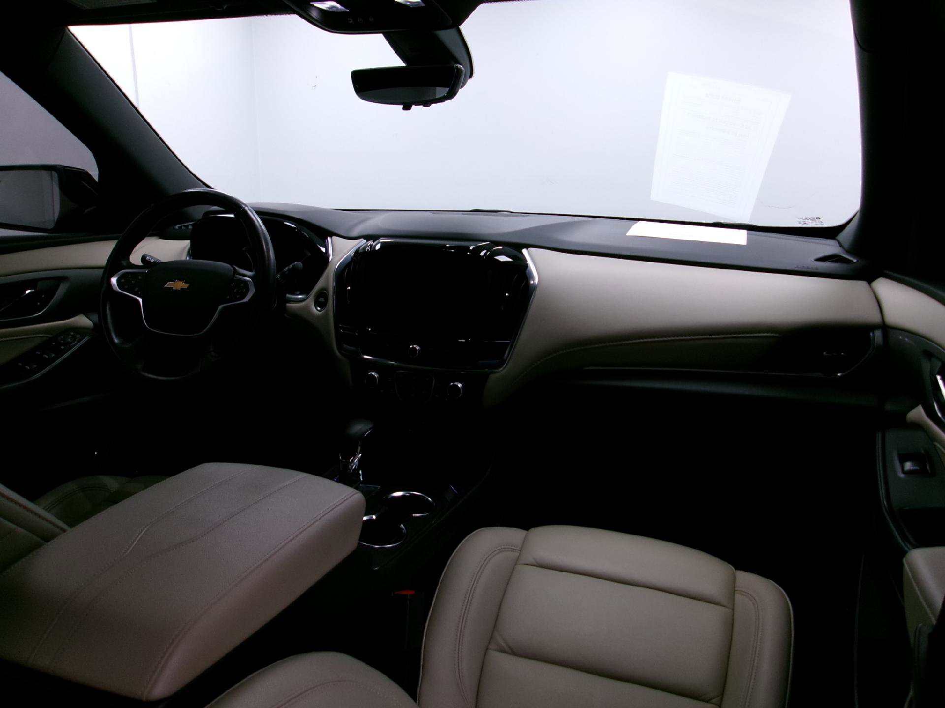 Certified 2022 Chevrolet Traverse LT w/ LT Premium Package image 3