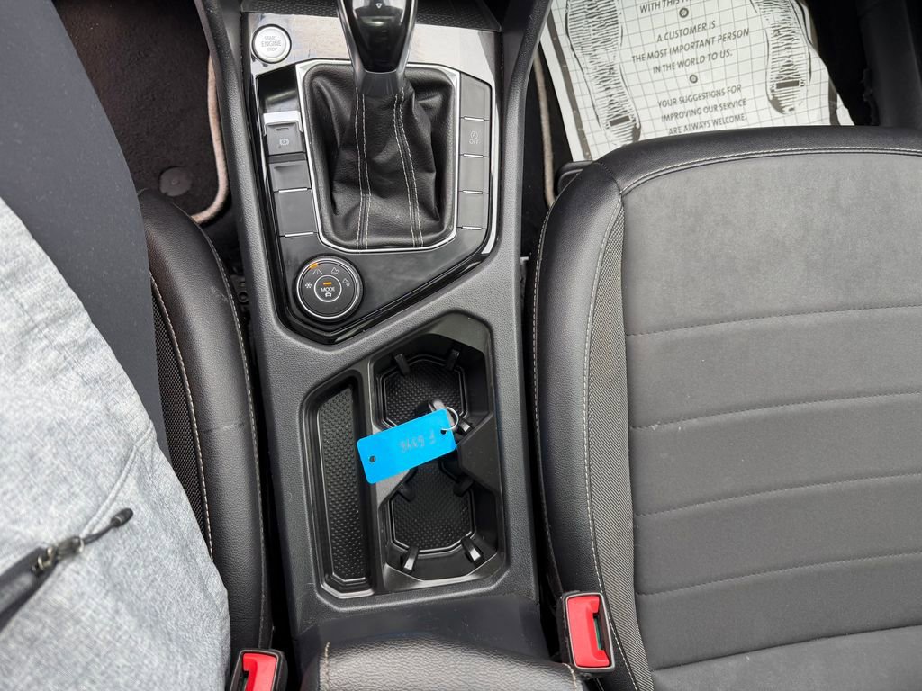 Used 2023 Volkswagen Taos SE w/ Panoramic Sunroof Package image 19