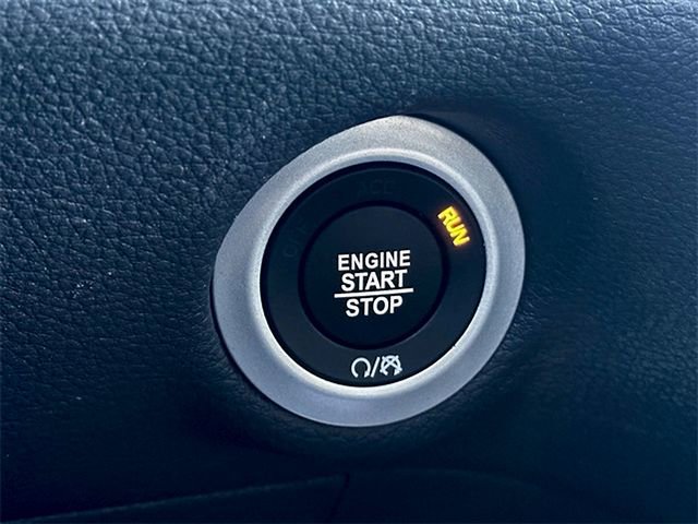 New 2025 Chrysler Pacifica Select image 16