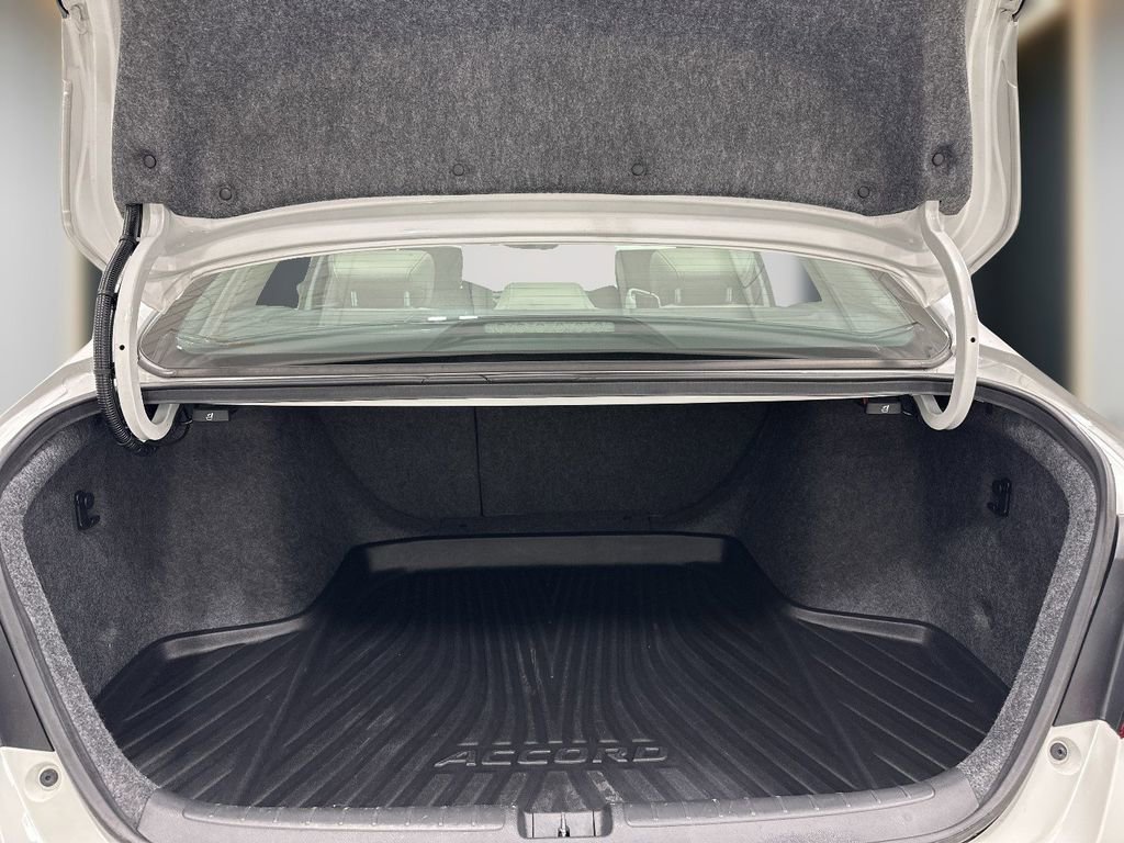 Used 2019 Honda Accord Touring image 11
