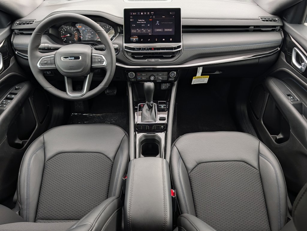 New 2026 Jeep Compass Latitude AWD/4WD image 8