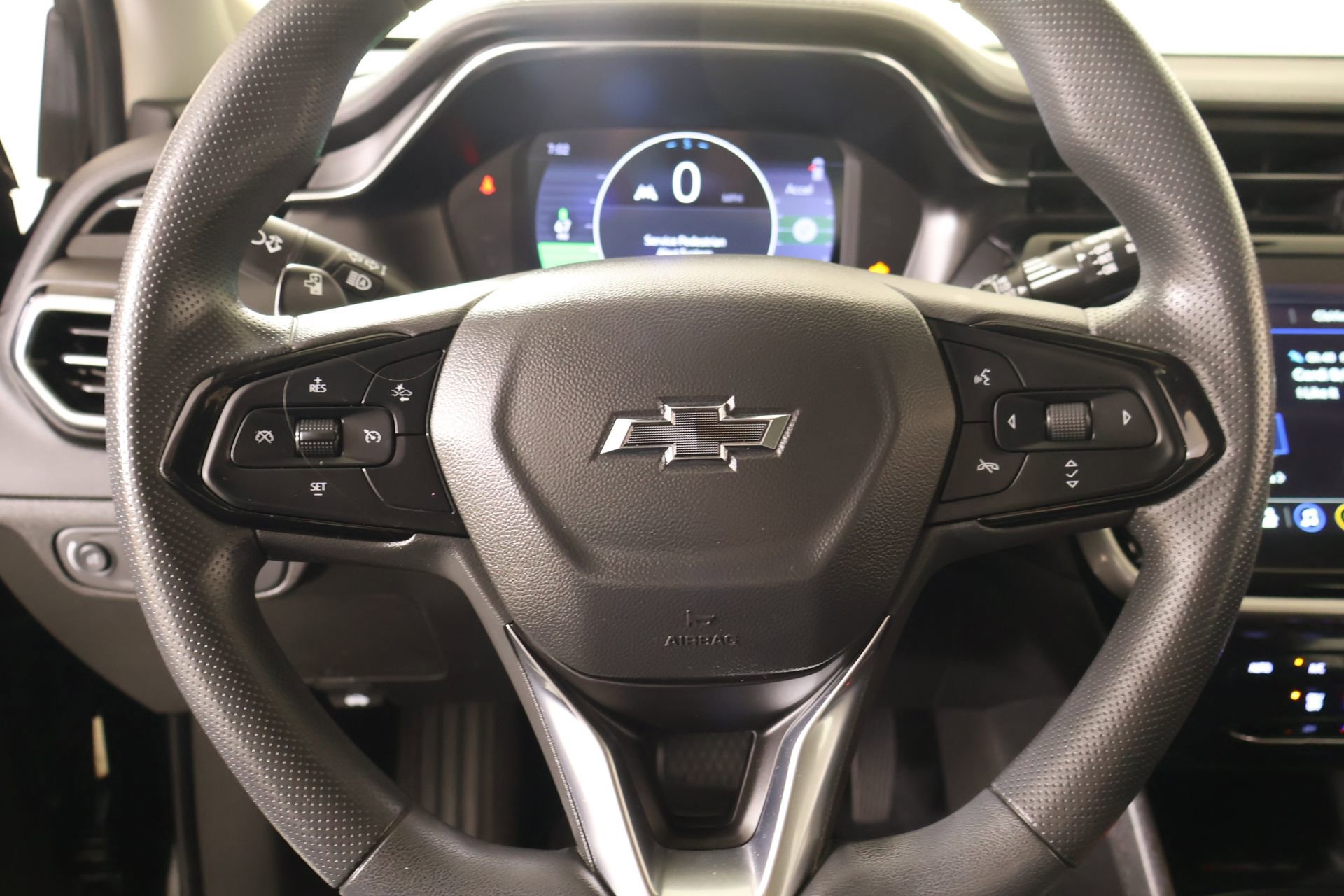 Used 2023 Chevrolet Bolt EUV LT w/ Driver Confidence Package FWD image 3