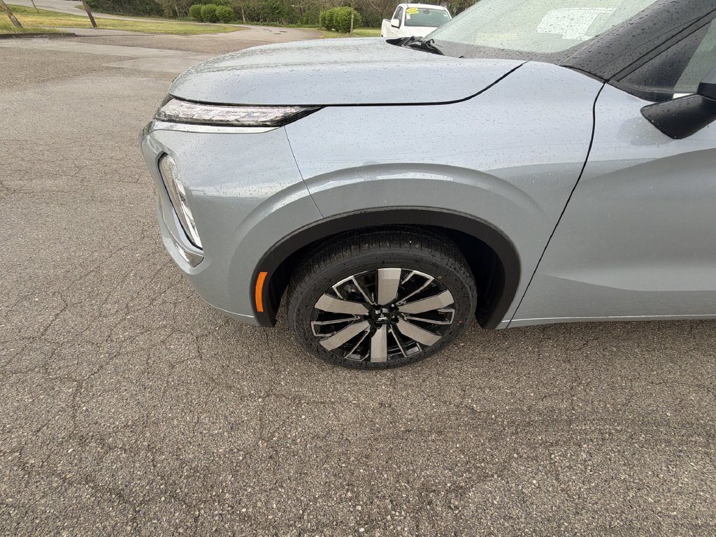 New 2026 Mitsubishi Outlander SEL FWD image 10