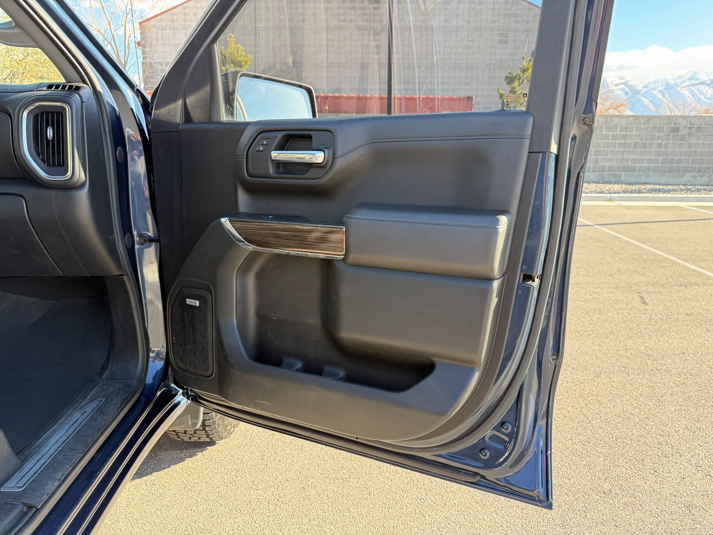 Used 2021 Chevrolet Silverado 1500 LT Trail Boss w/ Convenience Package II image 18