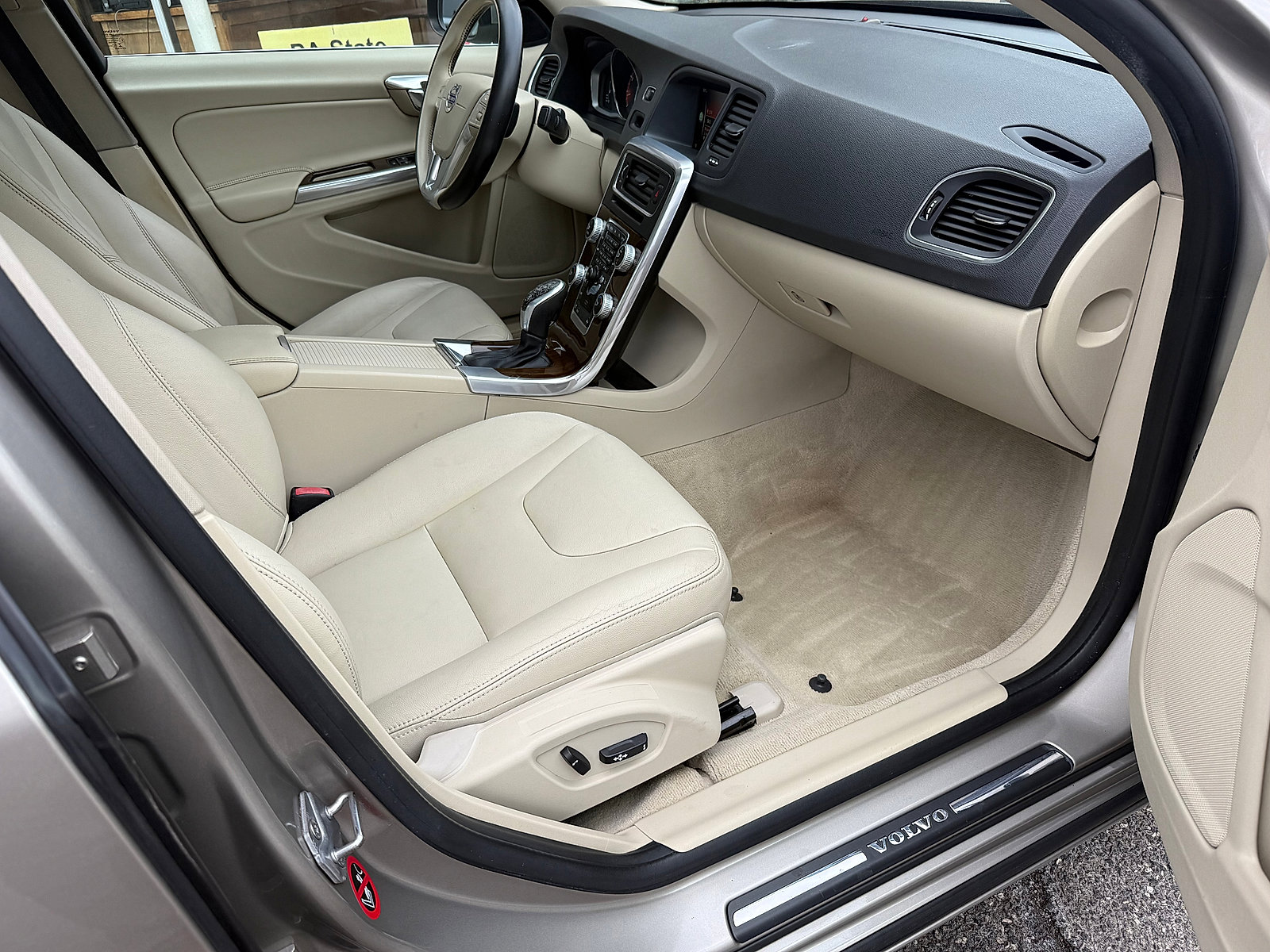 Used 2016 Volvo S60 T5 Premier image 35