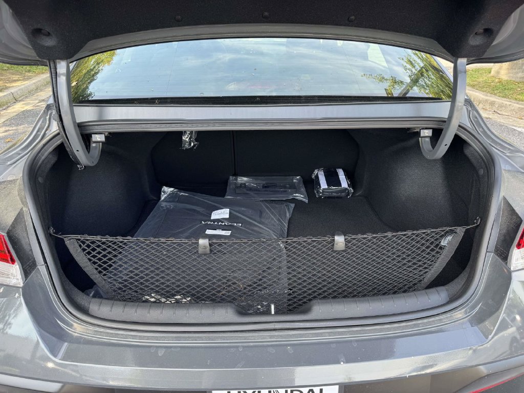 New 2026 Hyundai Elantra SEL Sport Premium FWD image 11