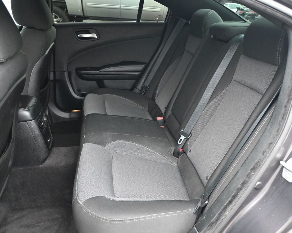 Used 2018 Dodge Charger SXT w/ Blacktop Package RWD image 13