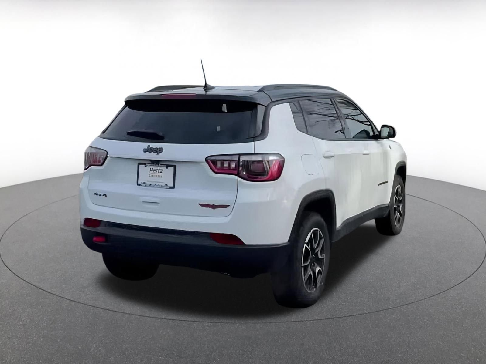 Used 2025 Jeep Compass Trailhawk image 14