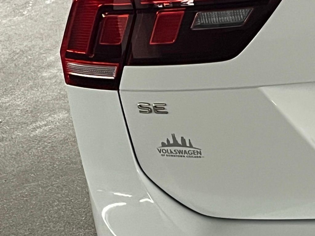Used 2022 Volkswagen Tiguan SE w/ Panoramic Sunroof Package image 37