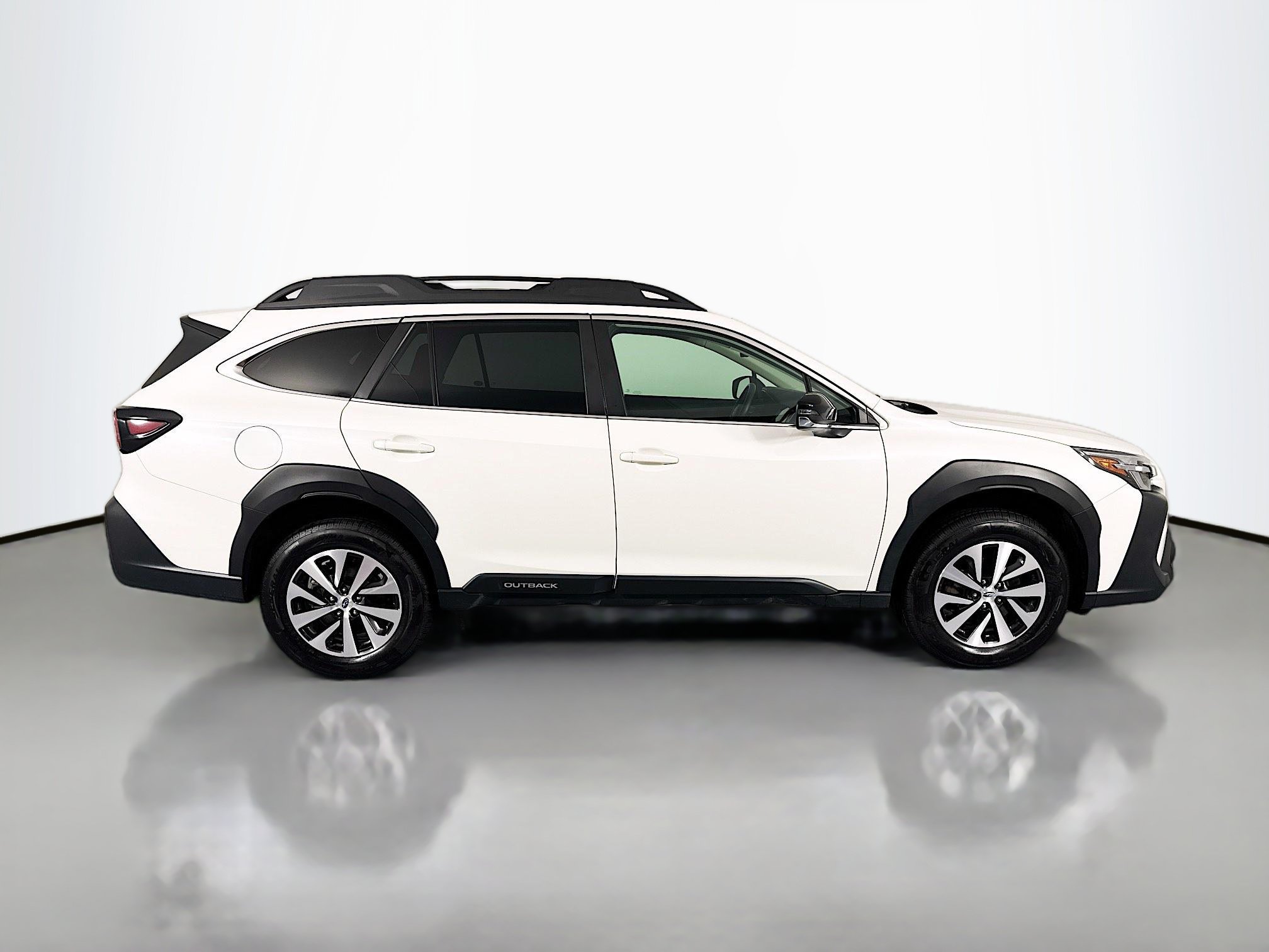 Used 2025 Subaru Outback Premium w/ Popular Package #1A AWD/4WD image 4