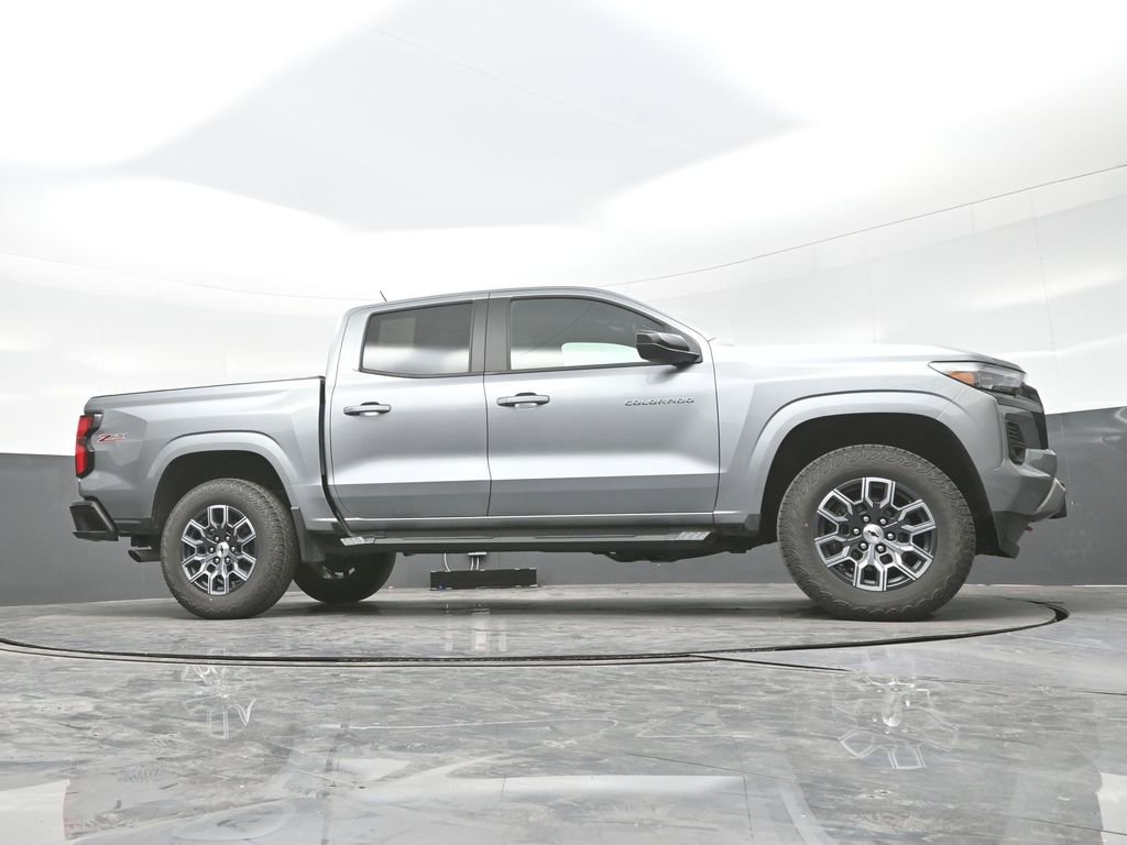 Used 2024 Chevrolet Colorado Z71 w/ Z71 Convenience Package 2 image 27