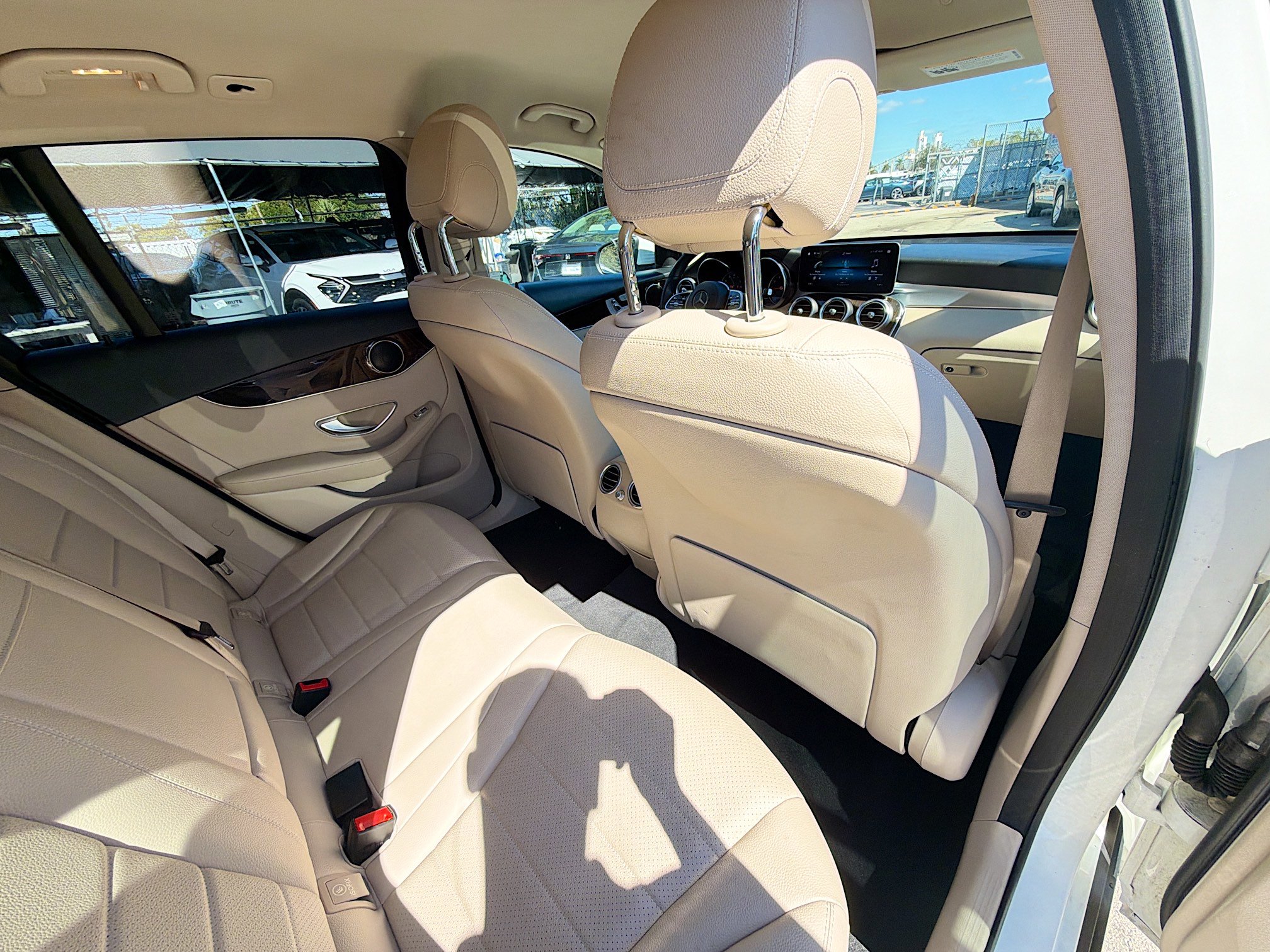 Used 2020 Mercedes-Benz GLC 300 image 29