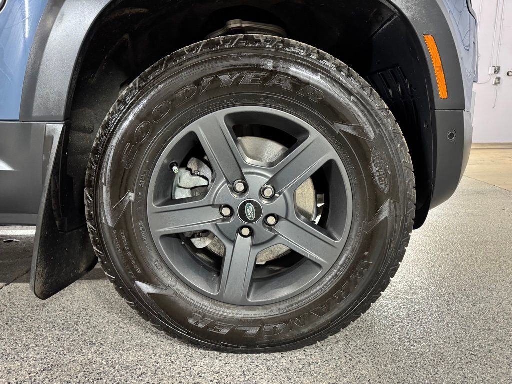 Used 2022 Land Rover Defender 110 image 5