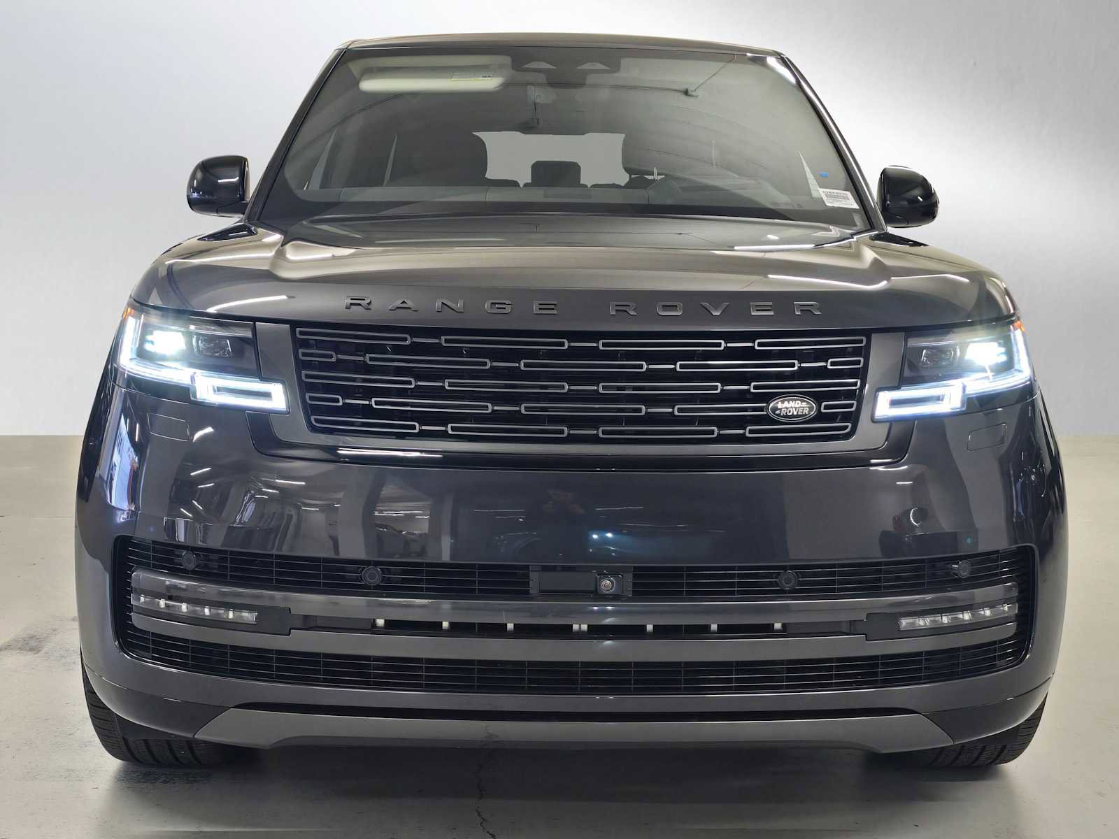New 2025 Land Rover Range Rover Long Wheelbase SE image 8