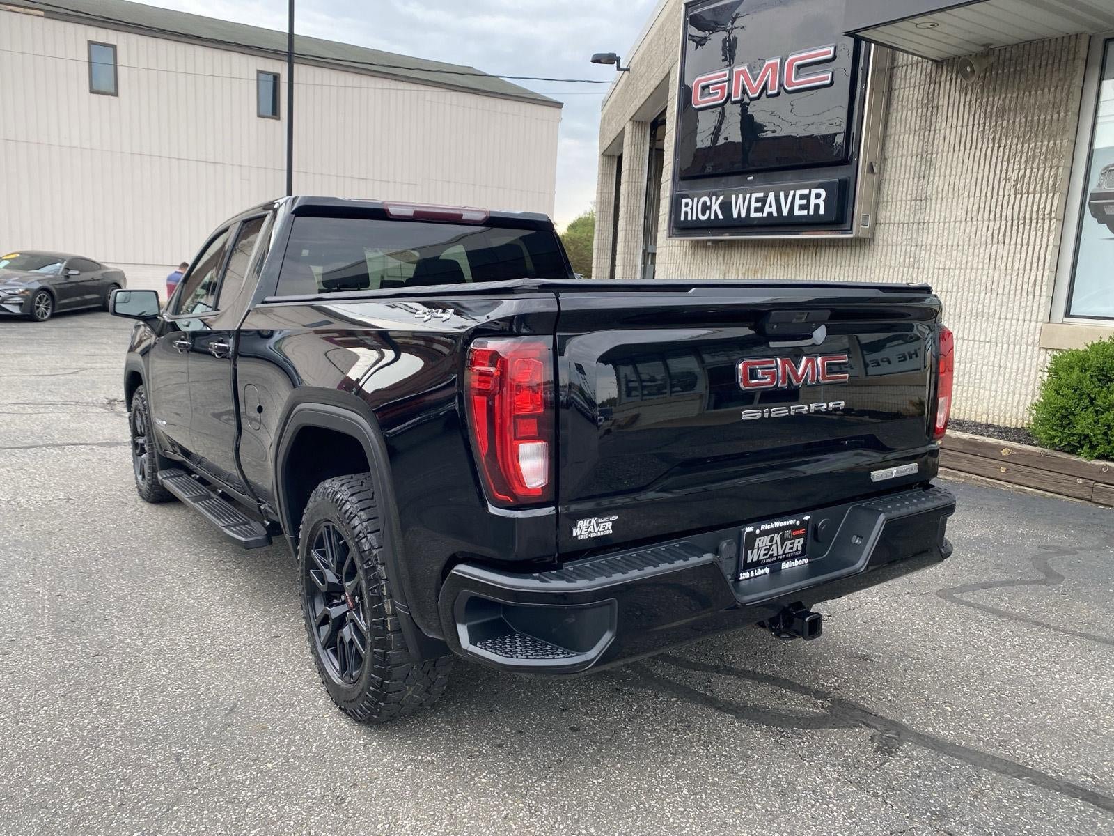 Used 2019 GMC Sierra 1500 Elevation w/ Elevation Value Package AWD/4WD image 6