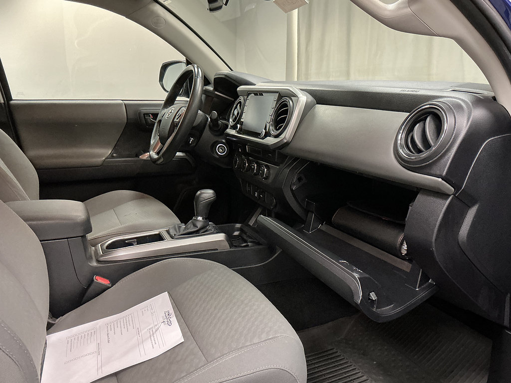 Used 2022 Toyota Tacoma SR5 w/ Black Out Package (TMS) AWD/4WD image 36