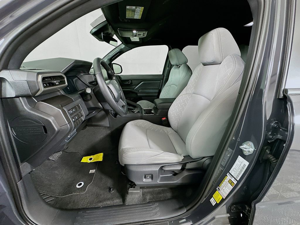 Certified 2025 Toyota Tacoma SR5 AWD/4WD image 21