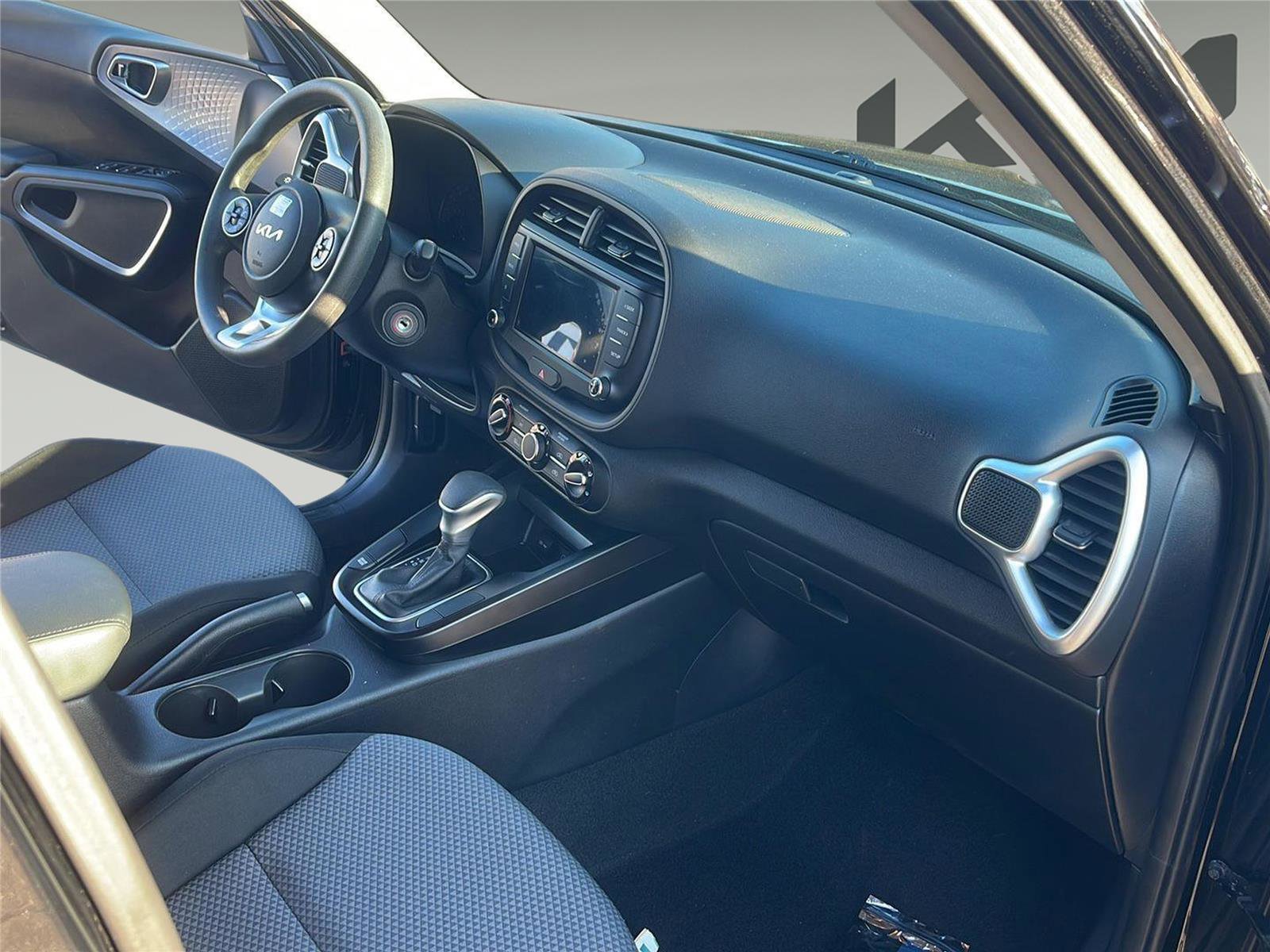 Used 2022 Kia Soul LX FWD image 13
