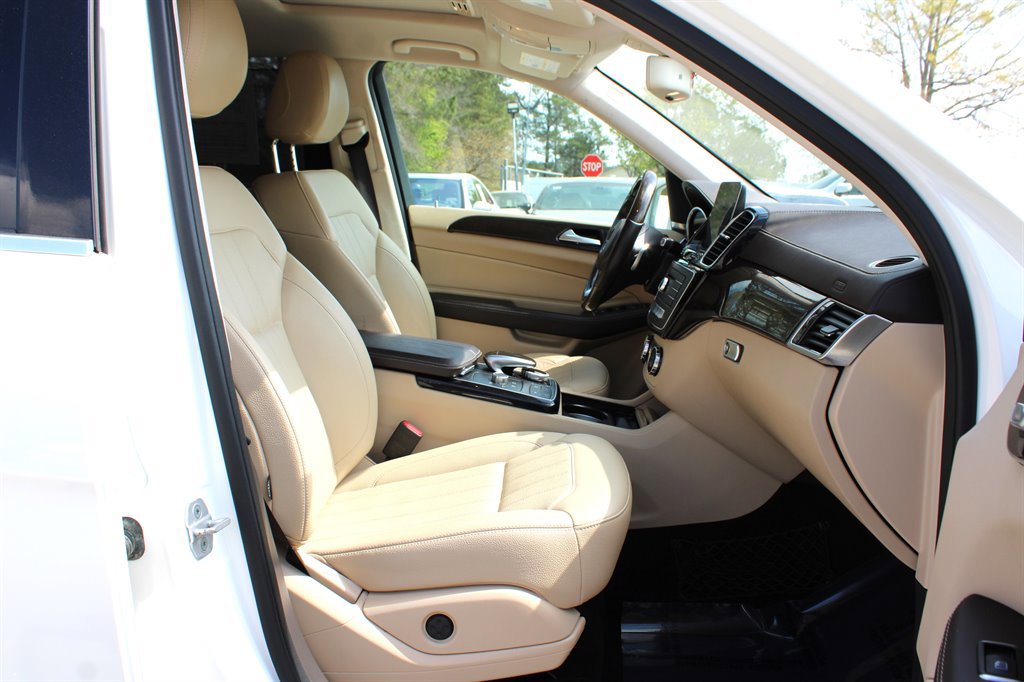 Used 2017 Mercedes-Benz GLS 450 4MATIC image 21