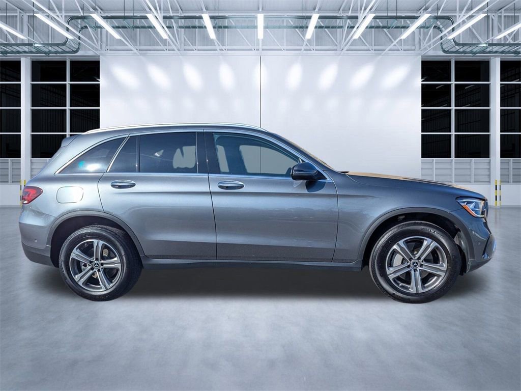 Used 2022 Mercedes-Benz GLC 300 image 3