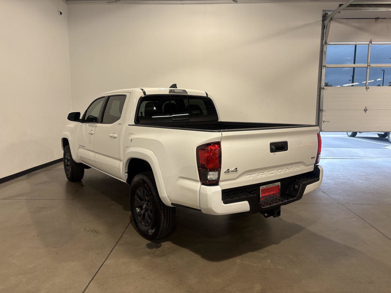 Used 2023 Toyota Tacoma SR5 w/ Technology Package AWD/4WD image 6