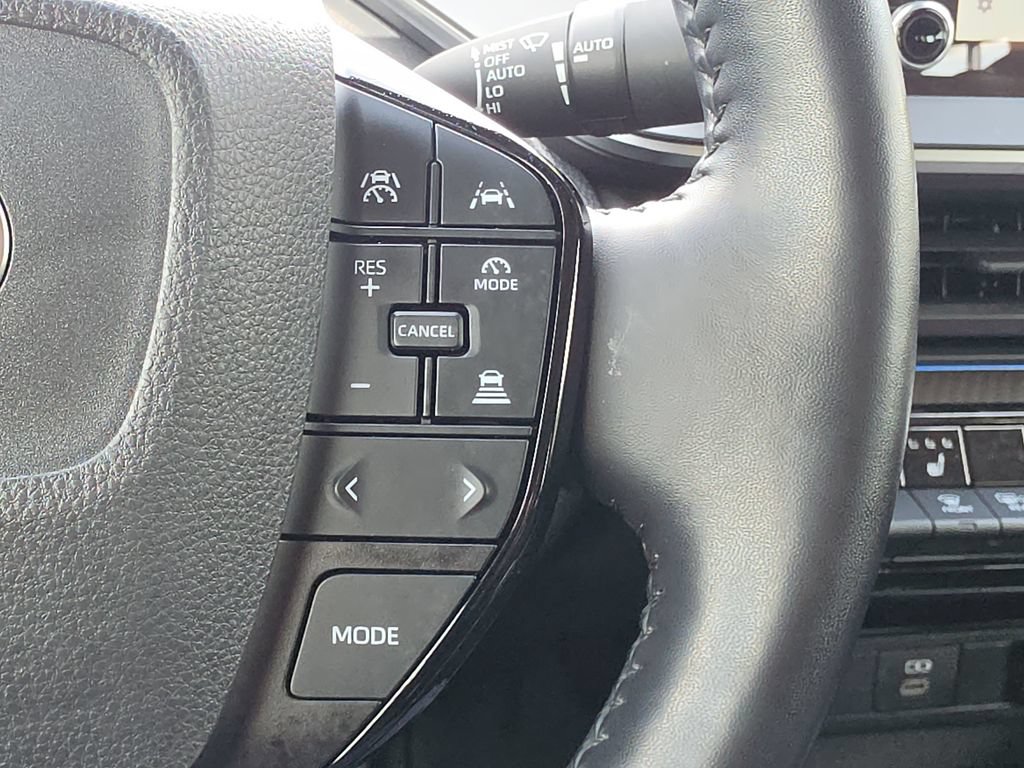 Used 2024 Toyota Prius XLE FWD image 15