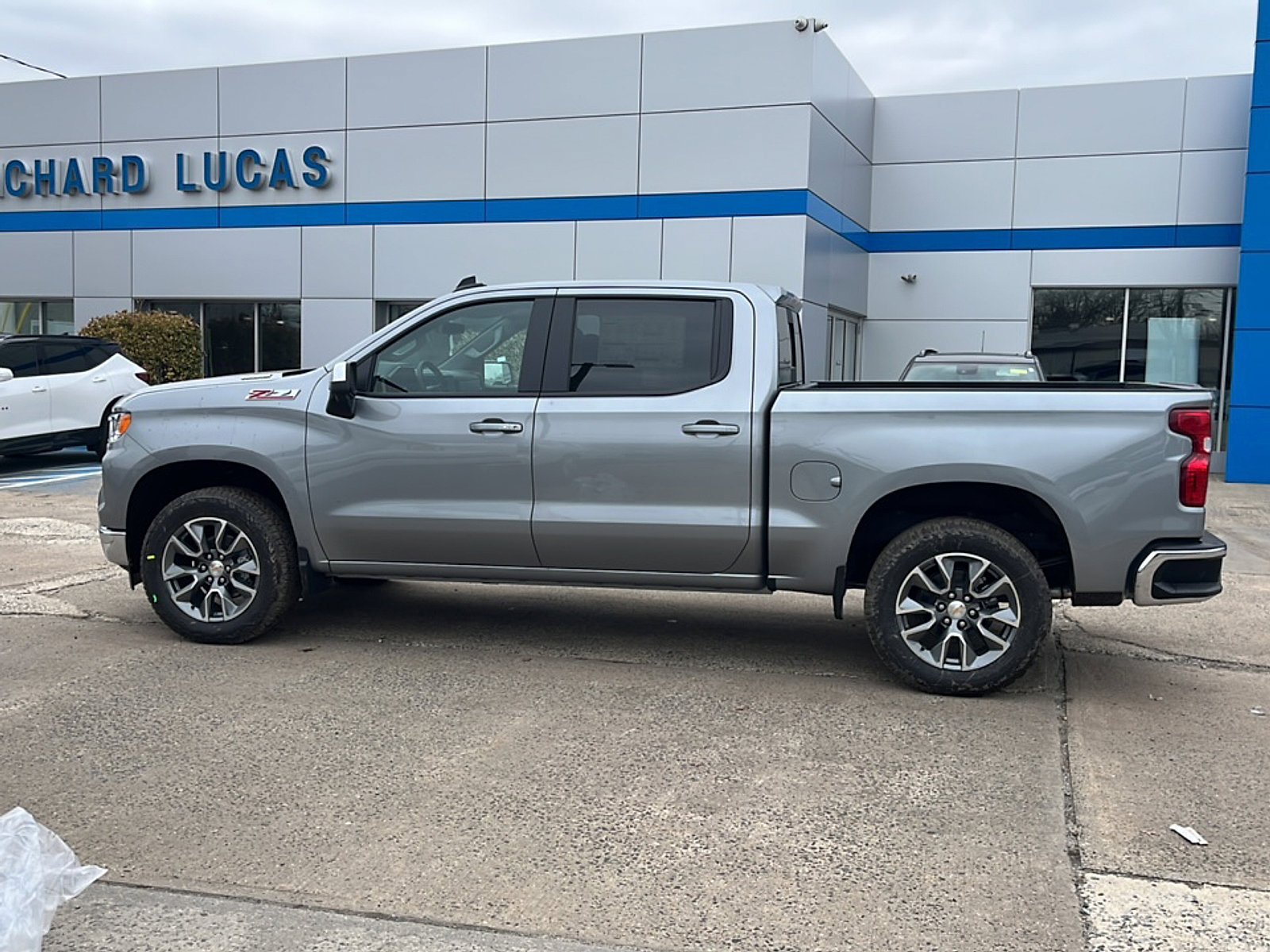 New 2026 Chevrolet Silverado 1500 LT w/ Z71 Off-Road Package AWD/4WD image 8