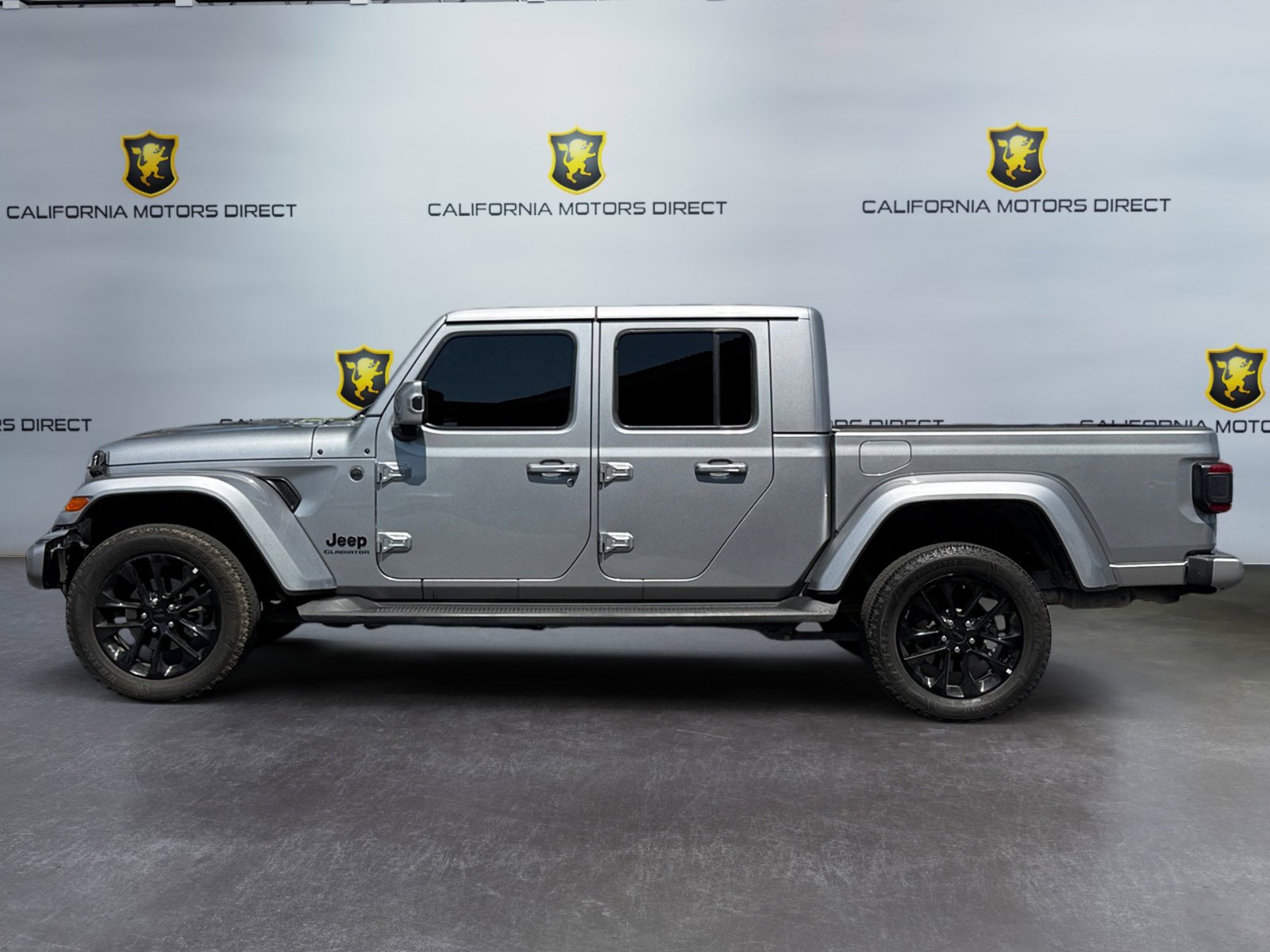 Used 2021 Jeep Gladiator Overland image 2