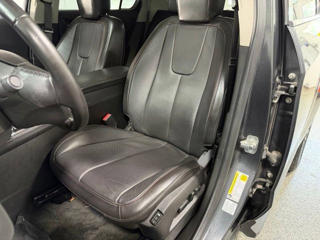 Used 2017 Chevrolet Equinox Premier w/ Enhanced Convenience Package AWD/4WD image 22