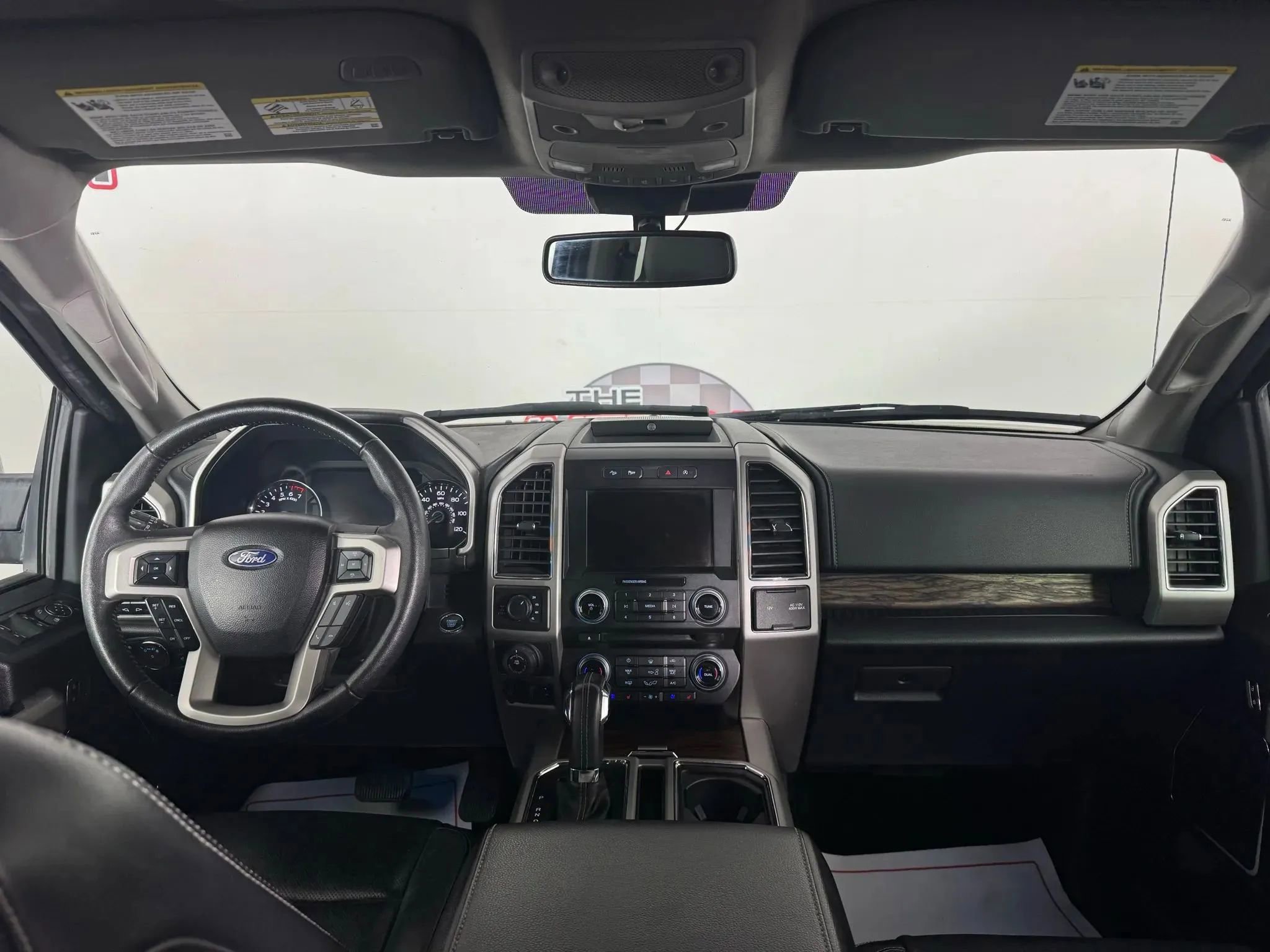 Used 2018 Ford F150 Lariat w/ Equipment Group 502A Luxury image 11