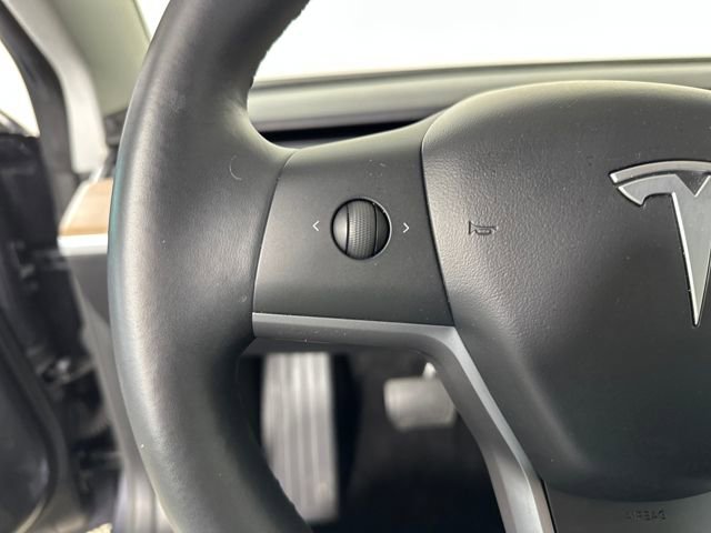 Used 2018 Tesla Model 3 Mid Range image 15