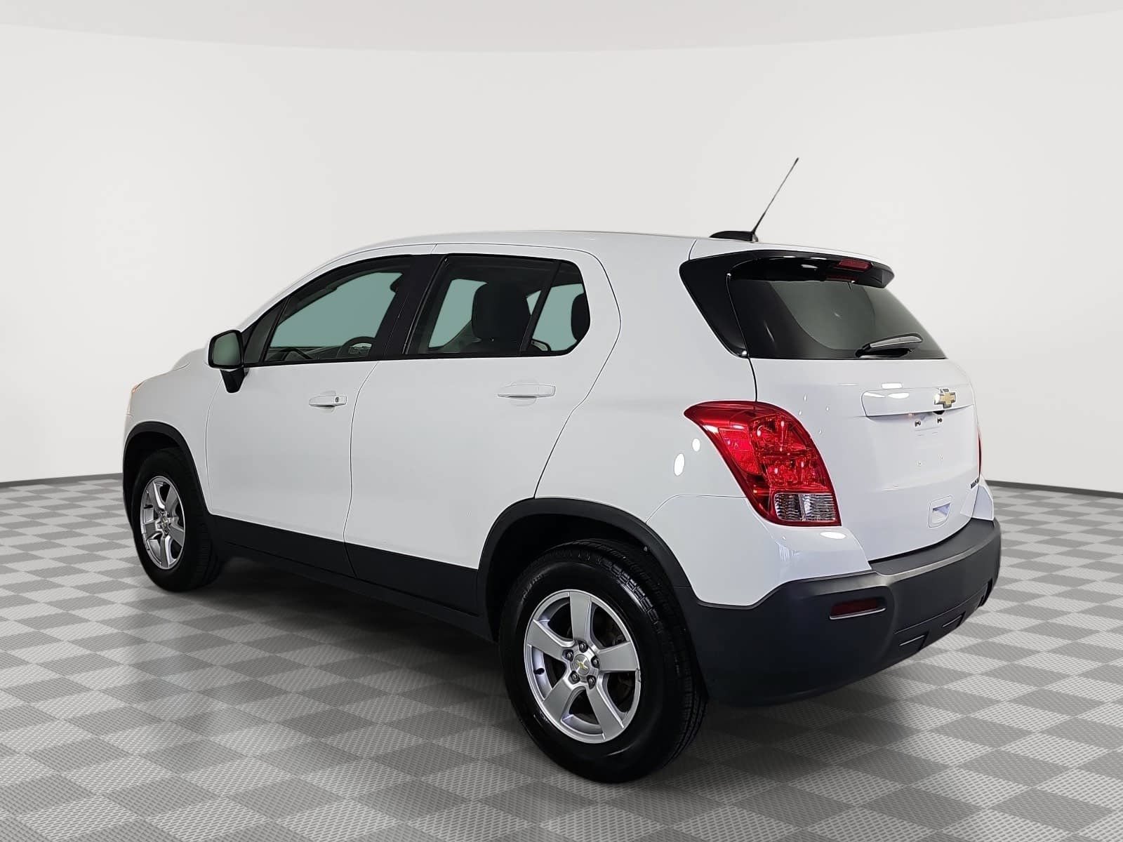 Used 2016 Chevrolet Trax LS AWD/4WD image 6