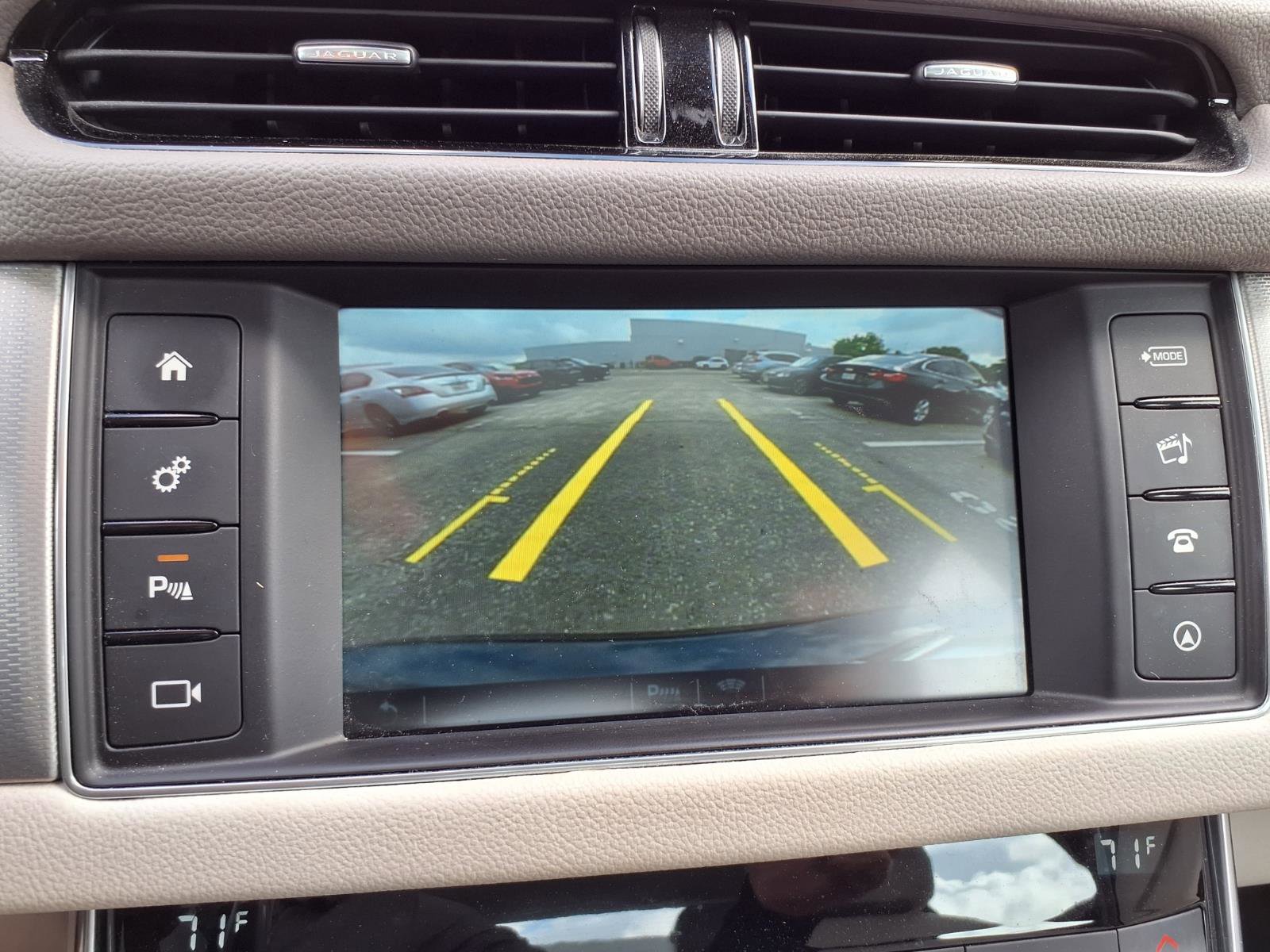 Used 2016 Jaguar XF Prestige image 6