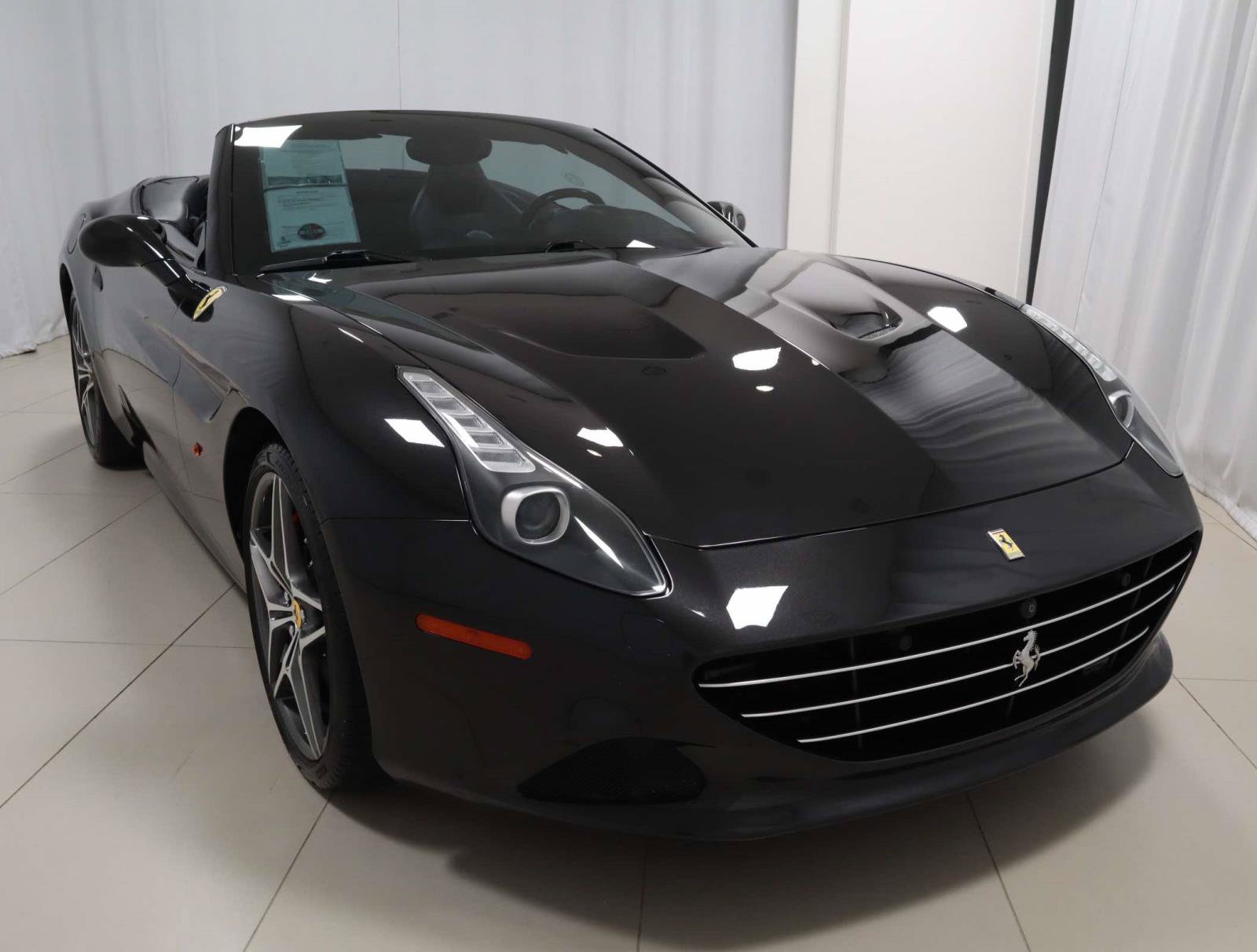 Used 2016 Ferrari California T RWD image 45