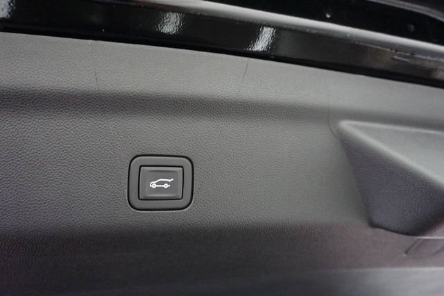 Used 2024 GMC Yukon SLT image 17