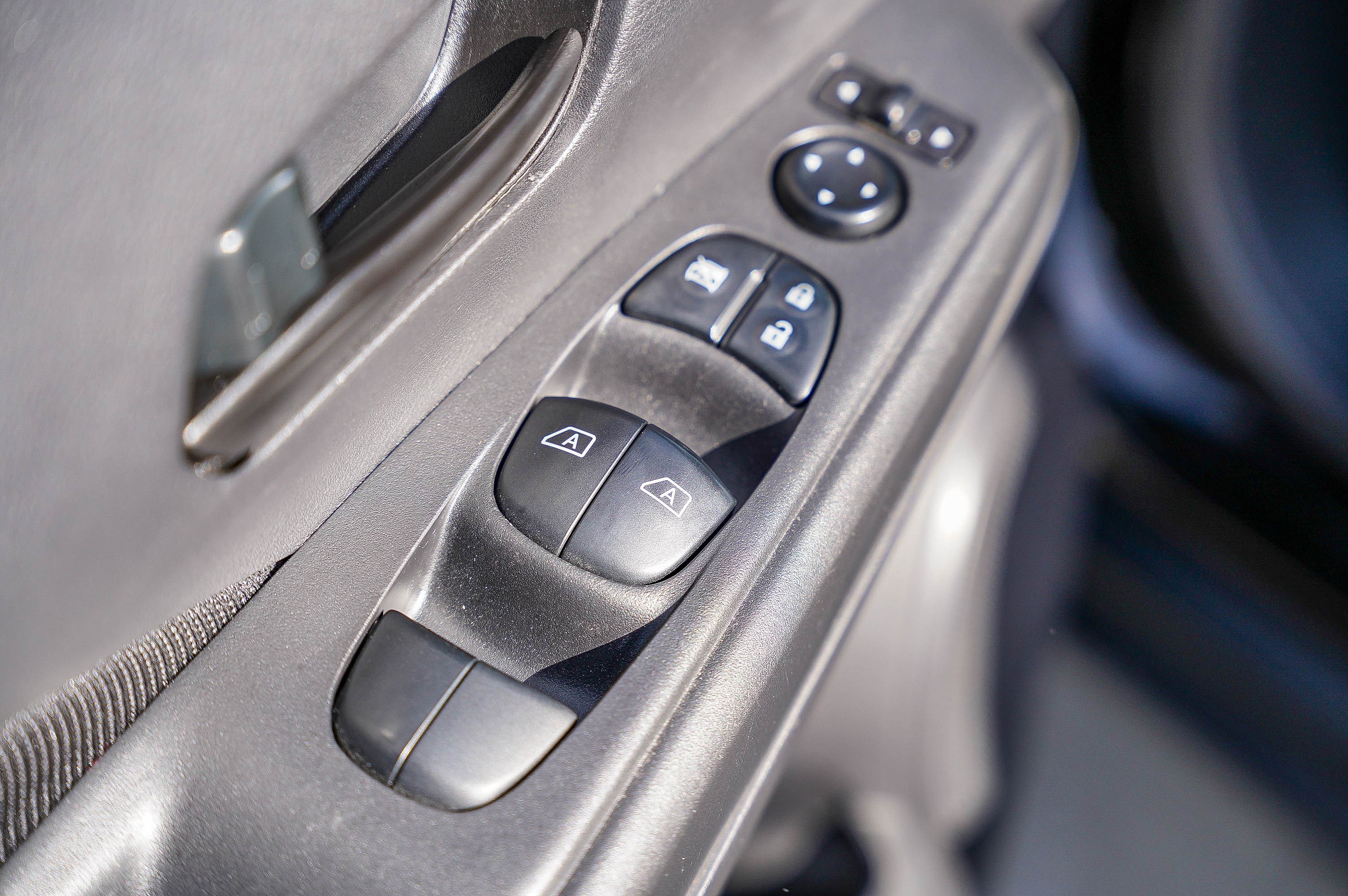 Used 2021 Nissan Kicks S image 20