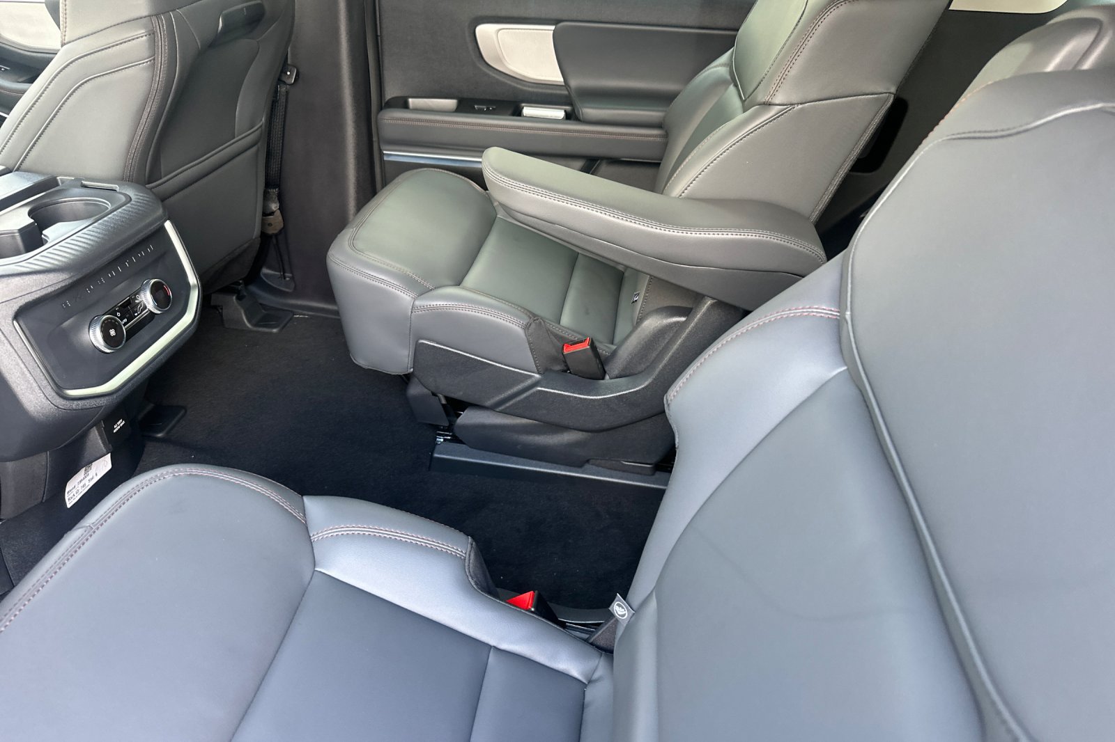 New 2025 Ford Expedition Active AWD/4WD image 12