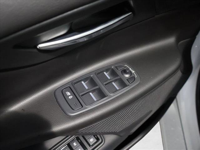 Used 2017 Jaguar XE Premium image 10