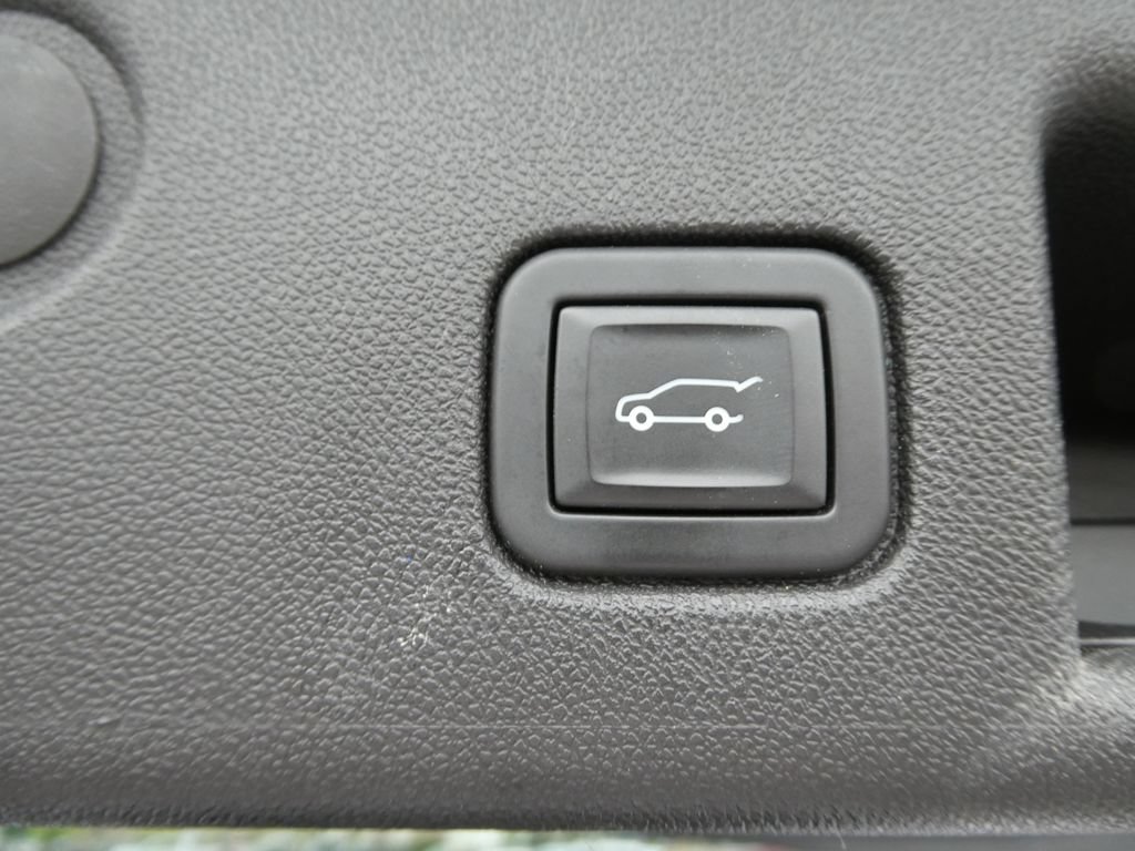 Certified 2024 Chevrolet Equinox Premier AWD/4WD image 18