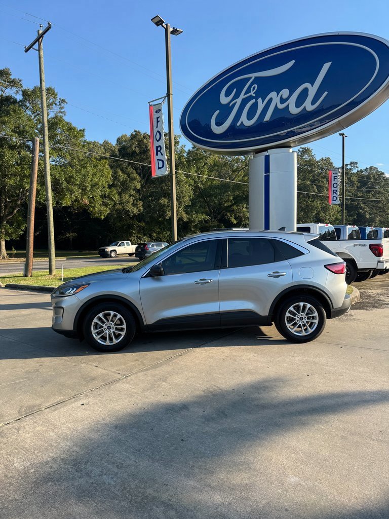 Used 2022 Ford Escape SE w/ Convenience Package image 3