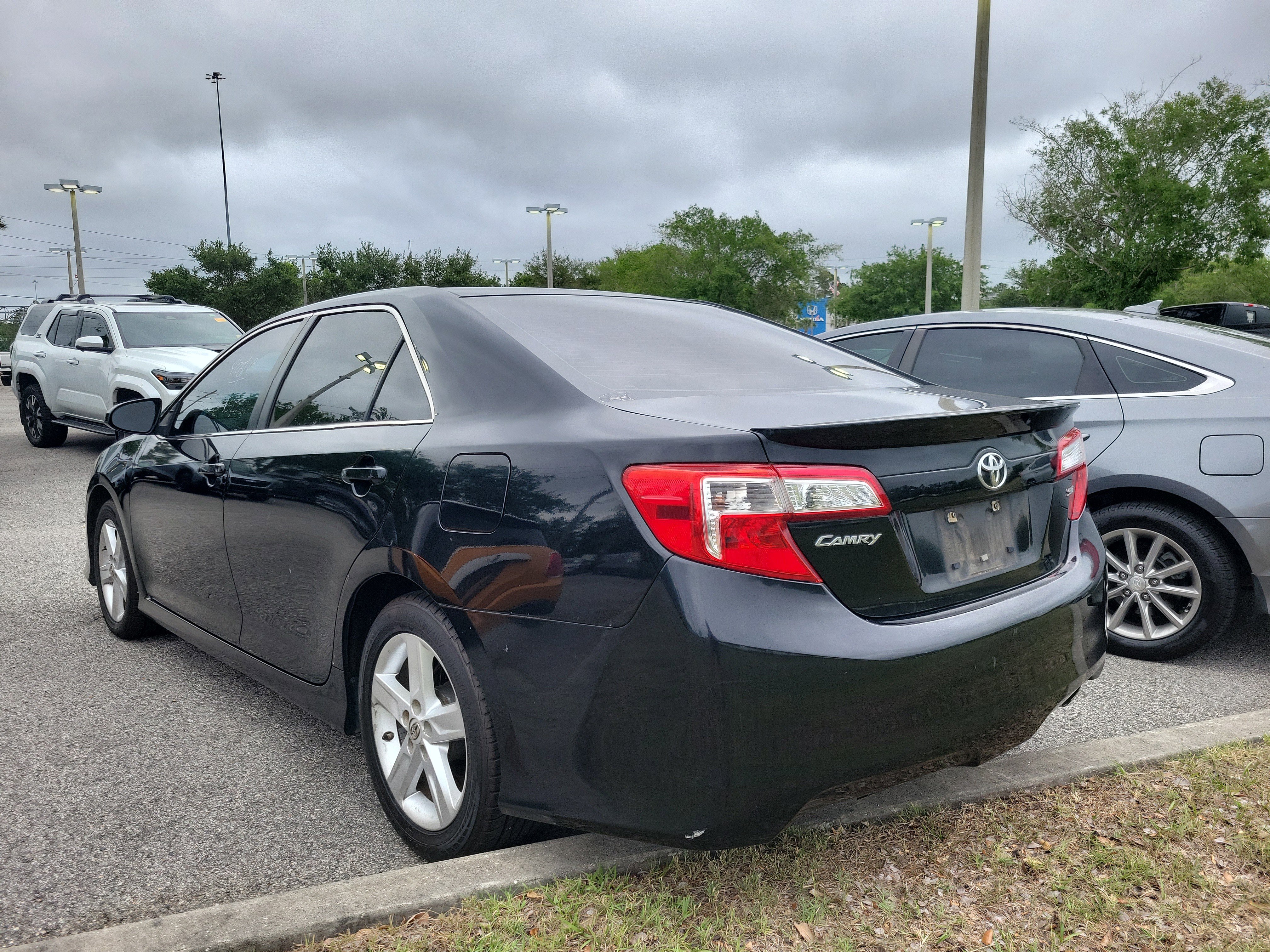 Used 2013 Toyota Camry SE FWD image 21